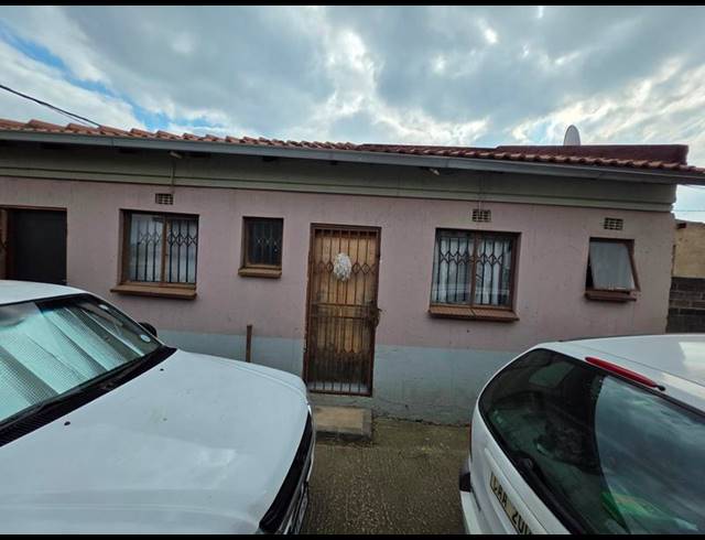 6 BEDROOM HOUSE FOR SALE IN KAALFONTEIN